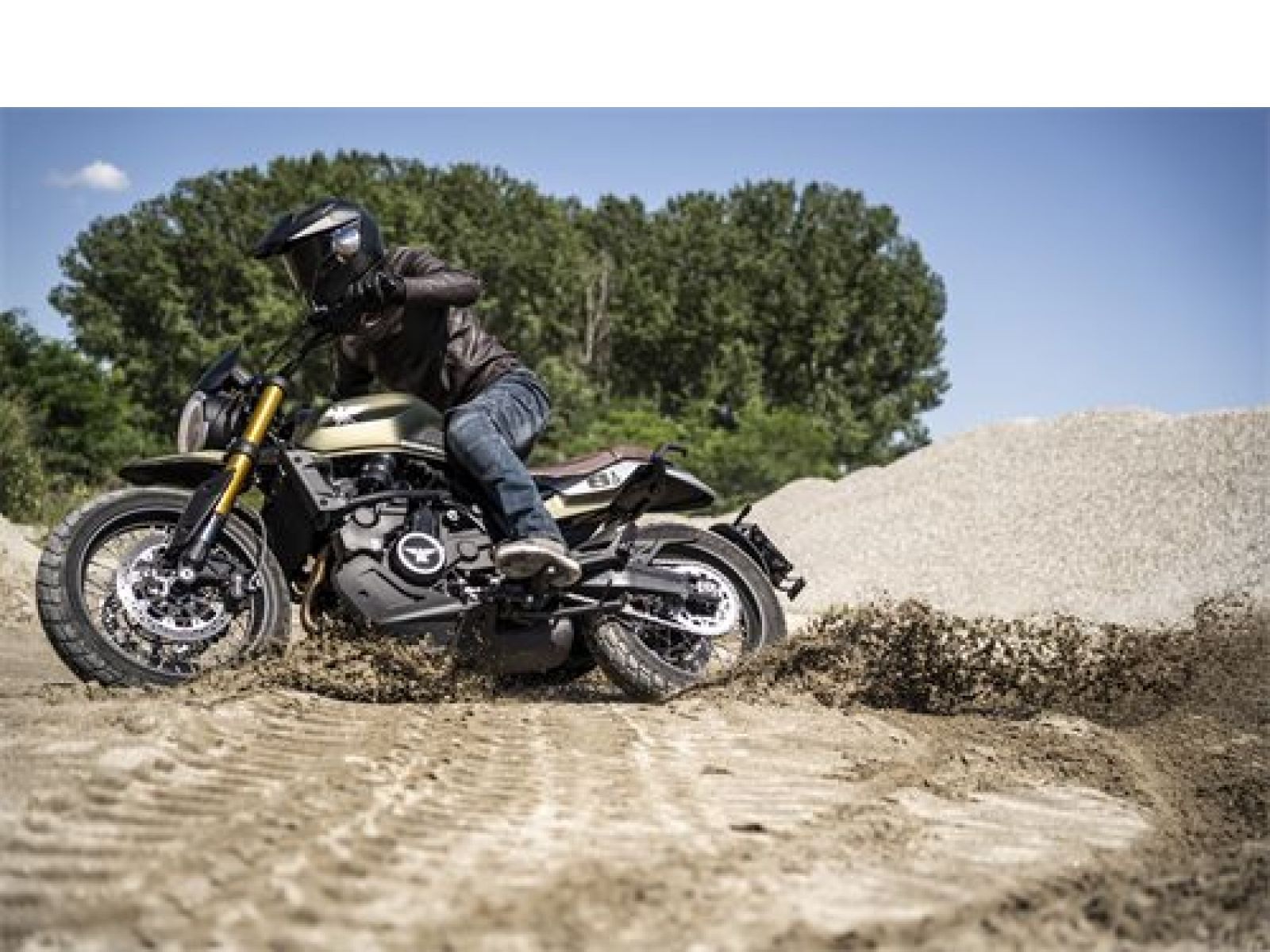 Мотоцикл MOTO MORINI SEIEMMEZZO SCR (GRAPHITE BLACK) 2026